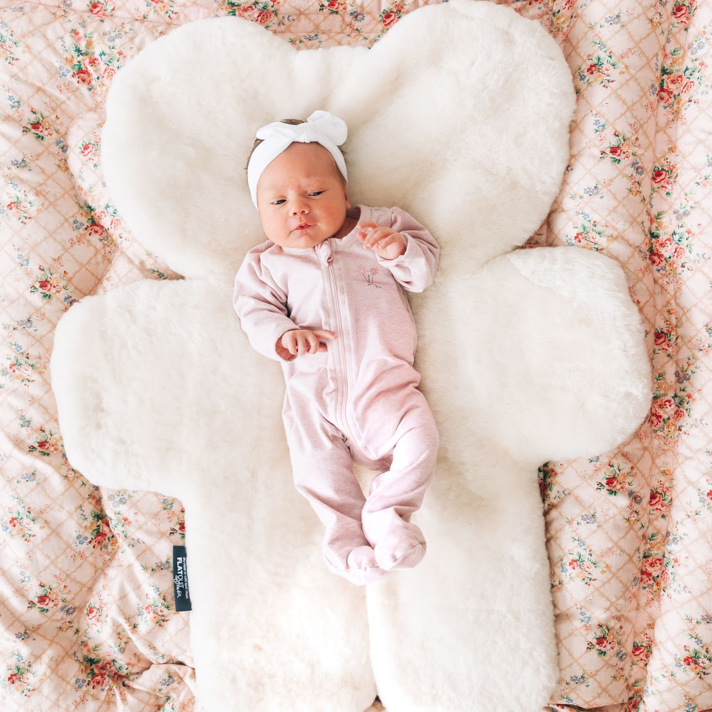 FLATOUTbear rug - Milk