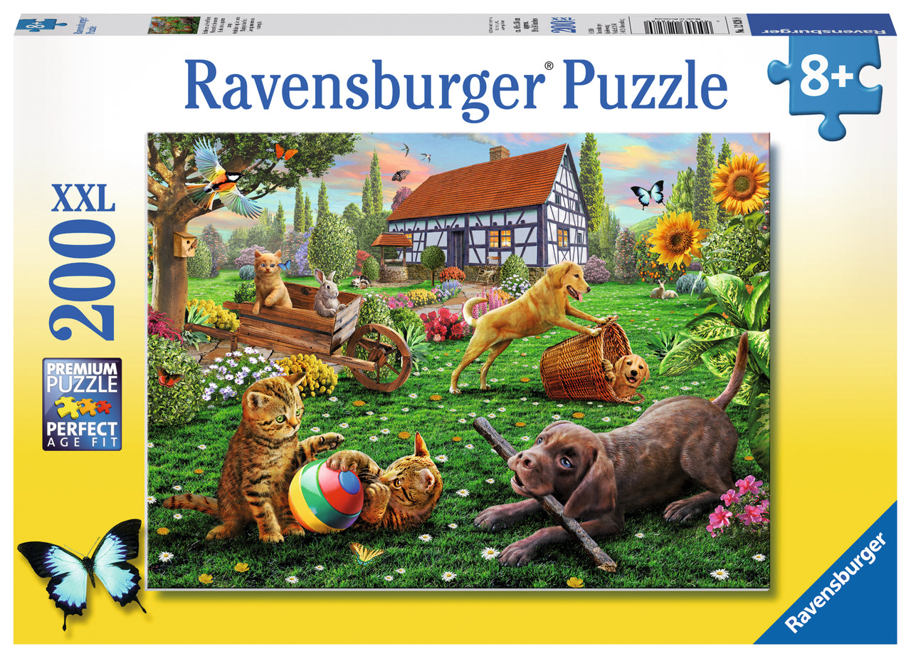 200 pc Puzzle - Playing in the Yard